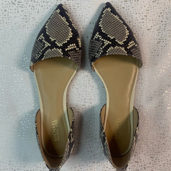Michael Kors Snakeskin Pointed Flats Size 6 - Picture 1 of 11